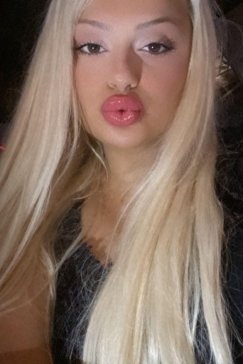 Bayan Modeller Masseuse MİLENA
