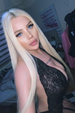 Bayan Modeller Masseuse TİNA